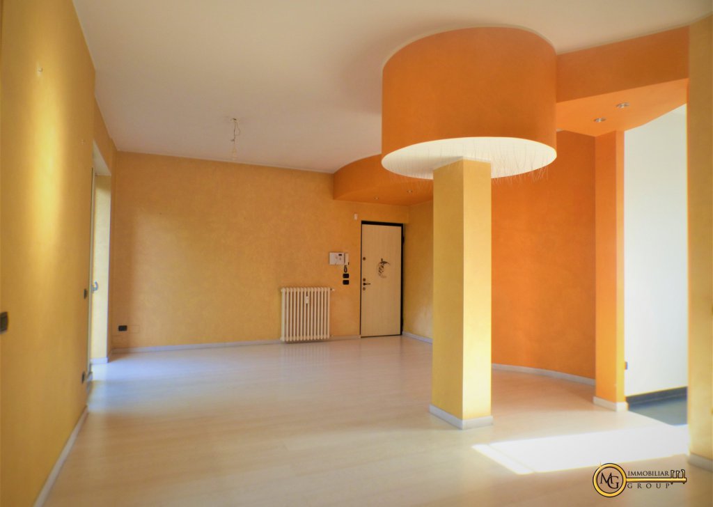 For Sale Apartments undefined - Interesting four-room apartment Locality 