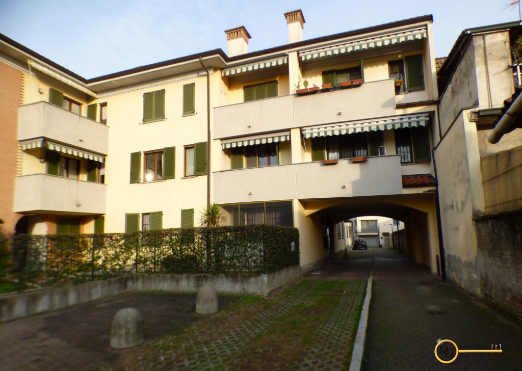 Vendita Appartamenti Vignate - centro paese Località Vignate - Per info 331 3082086 email: vignate@mgimmobiliaregroup.it