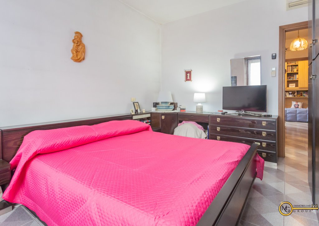 For Sale Apartments undefined - Three-room apartment with two bathrooms on the top floor Locality 