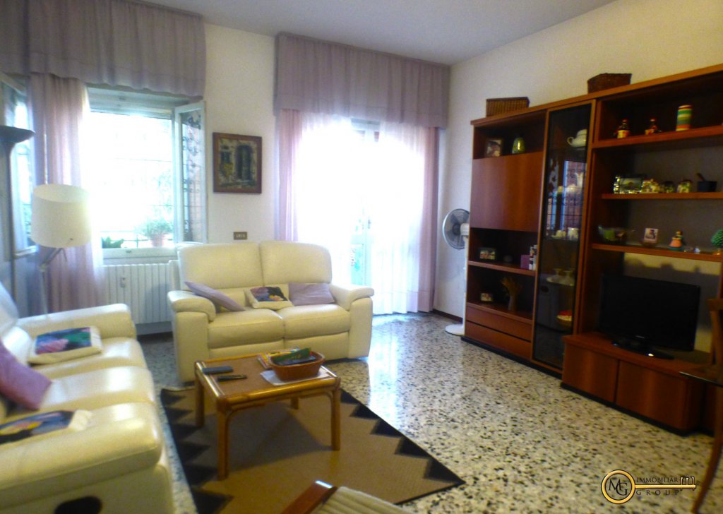 For Sale Apartments Rhône - Three-room apartment with two bathrooms Locality 