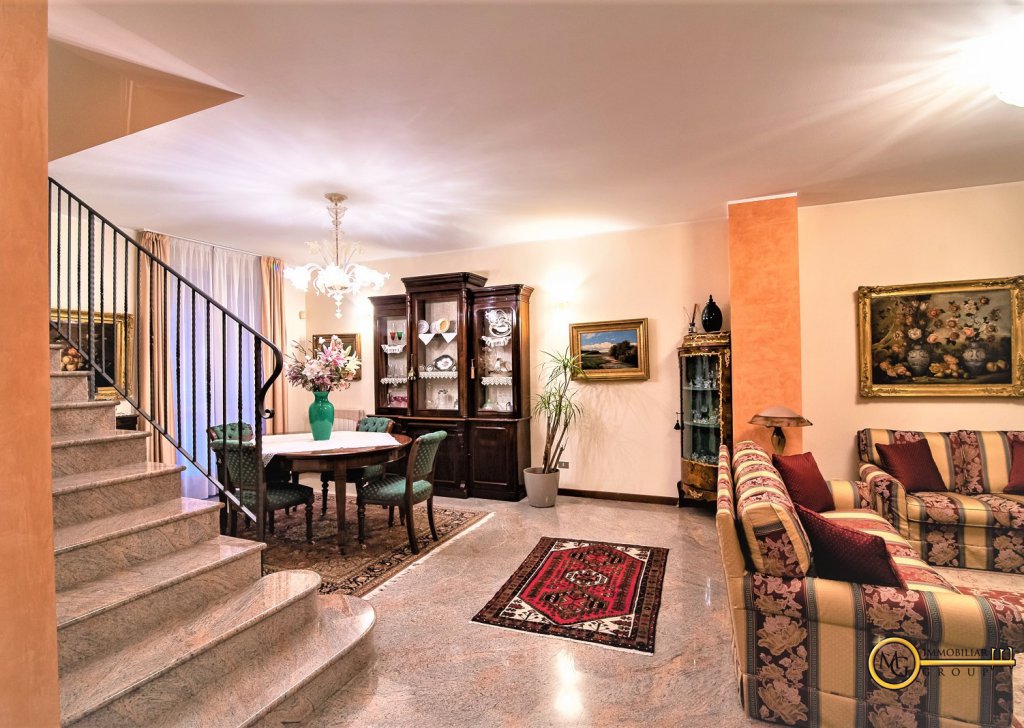 Vendita Ville Vignate - VENDUTA!!!! Località Vignate - Per info 3313082086 email: vignate@mgimmobiliaregroup.it