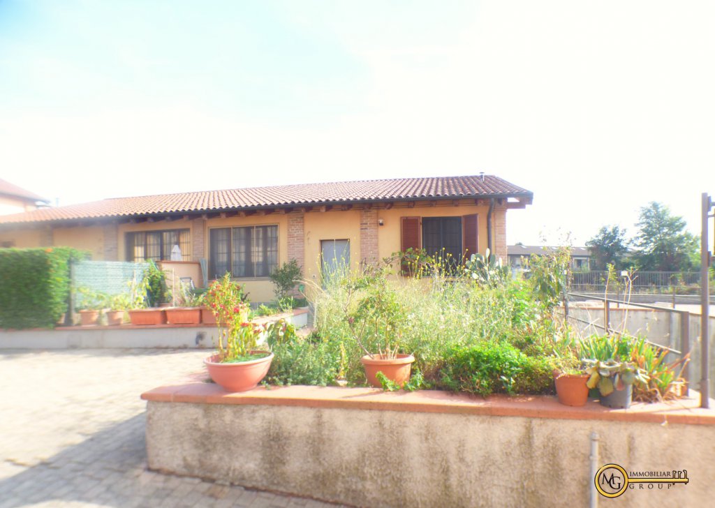 For Sale Terraced villa undefined - Villa with Garden in San Pedrino Locality 